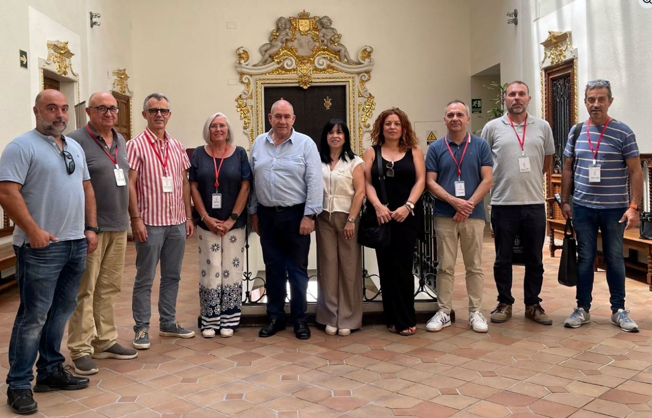 Alzira opta a aconseguir la quarta Flor de Viles en Flor després de la visita del jurat