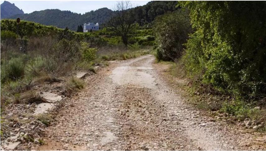 L’Ajuntament d’Alzira invertirà prop de quatre milions d’euros en un nou camí d’accés a la Casella per substituir el pas actual pel barranc
