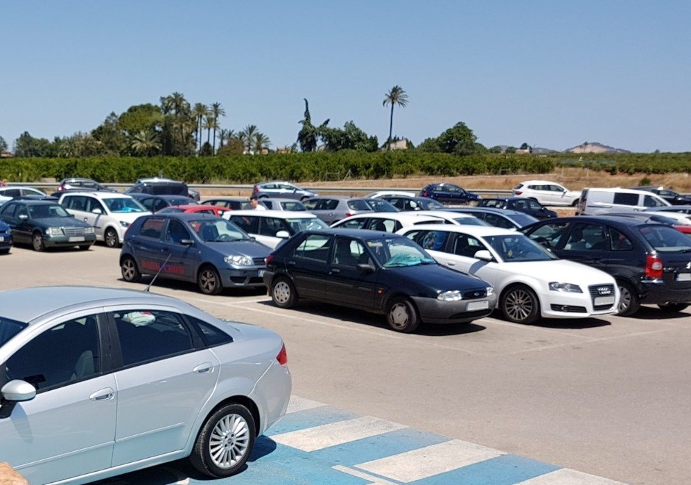 Alzira aprova l’expropiació de 37.000 metres quadrats per ampliar la zona d’aparcament de l’Hospital de la Ribera amb un cost de 460.000 euros