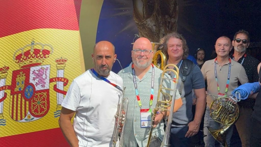 Trenta-set anys de treball porten Spanish Brass a interpretar l’himne d’Espanya en la final del Mundial davant més de 80.000 espectadors