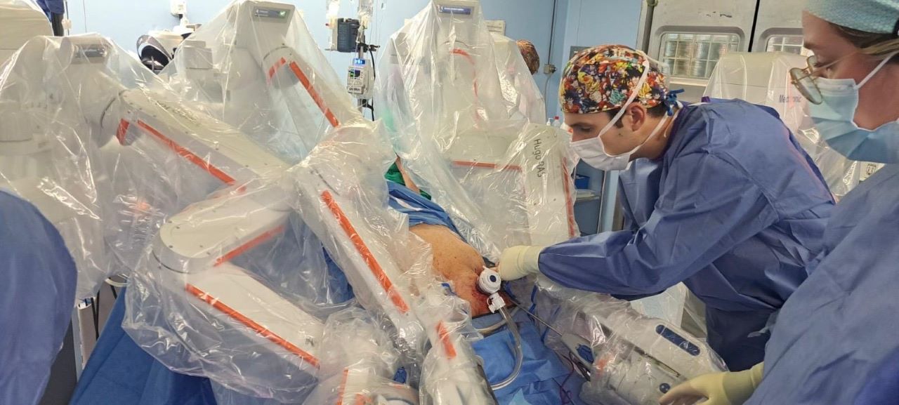 L’Hospital de La Ribera supera les 500 intervencions amb el robot Hugo i se consolida com a referent d’innovació