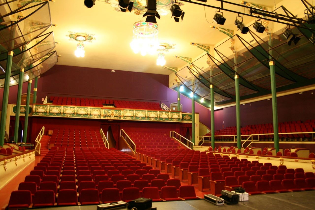 El Partit Popular d’Alzira denuncia el suposat estat d’abandó del Gran Teatre i reclama una actuació urgent per a millorar les instal·lacions