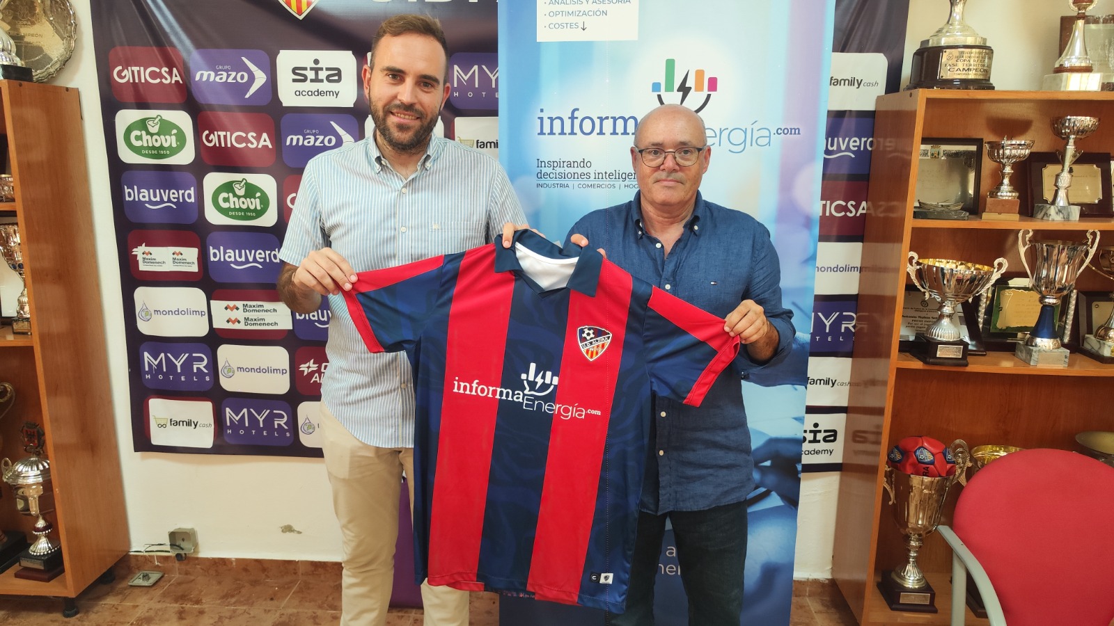 La UD presenta el nou patrocinador abans del primer partit de temporada