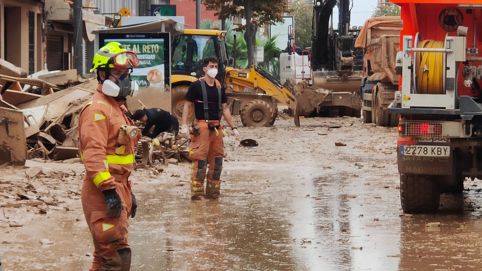 Un bomber forestal d’Alzira declara que l’alerta de la DANA els va arribar quan ja estaven realitzant-se operacions de rescat