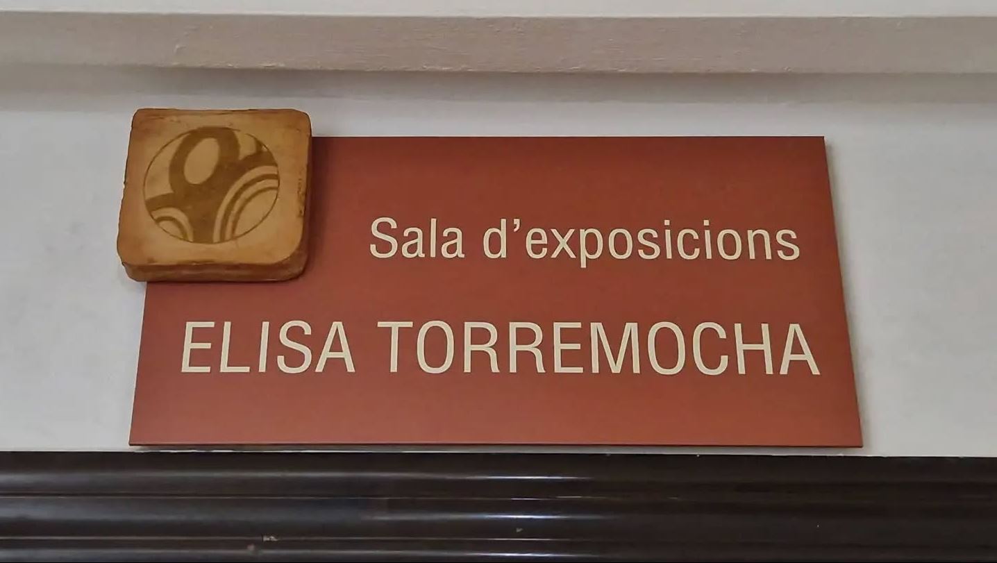 La sala d’exposicions de la Casa de la Cultura ja porta el nom d’Elisa Torremocha i el Claustre acull una mostra fotogràfica sobre la seua trajectòria