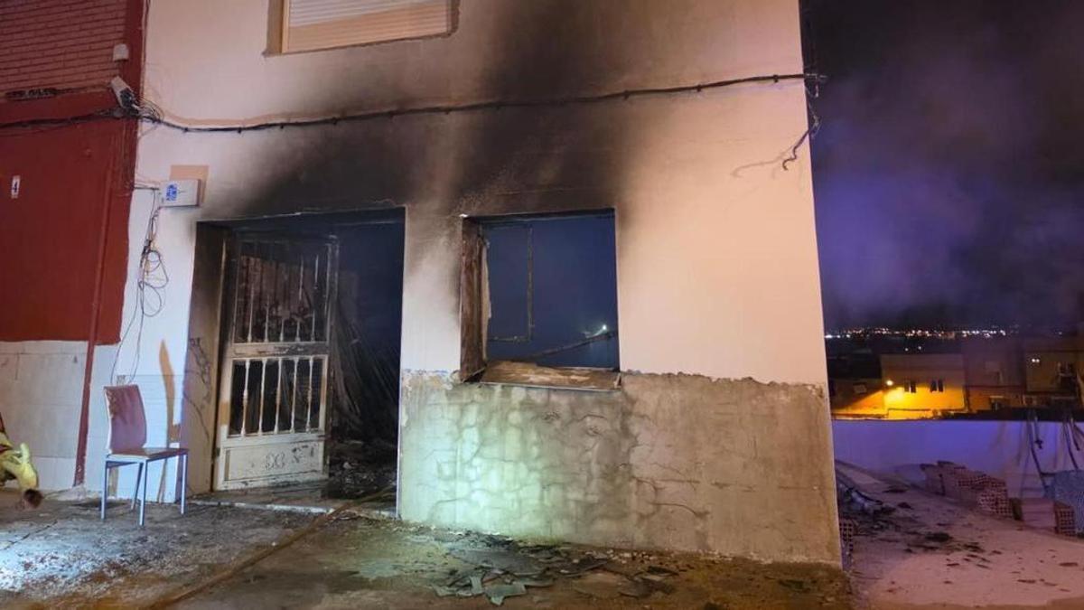 Cremen una nova casa com a represàlia pel tiroteig del passat cap de setmana al barri de l’Alquerieta