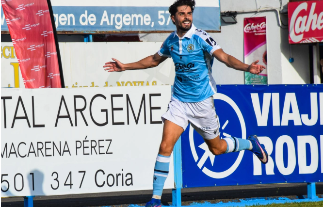Pau Palacín, en l’onze ideal de 1a RFEF en marcar dos gols al Barakaldo