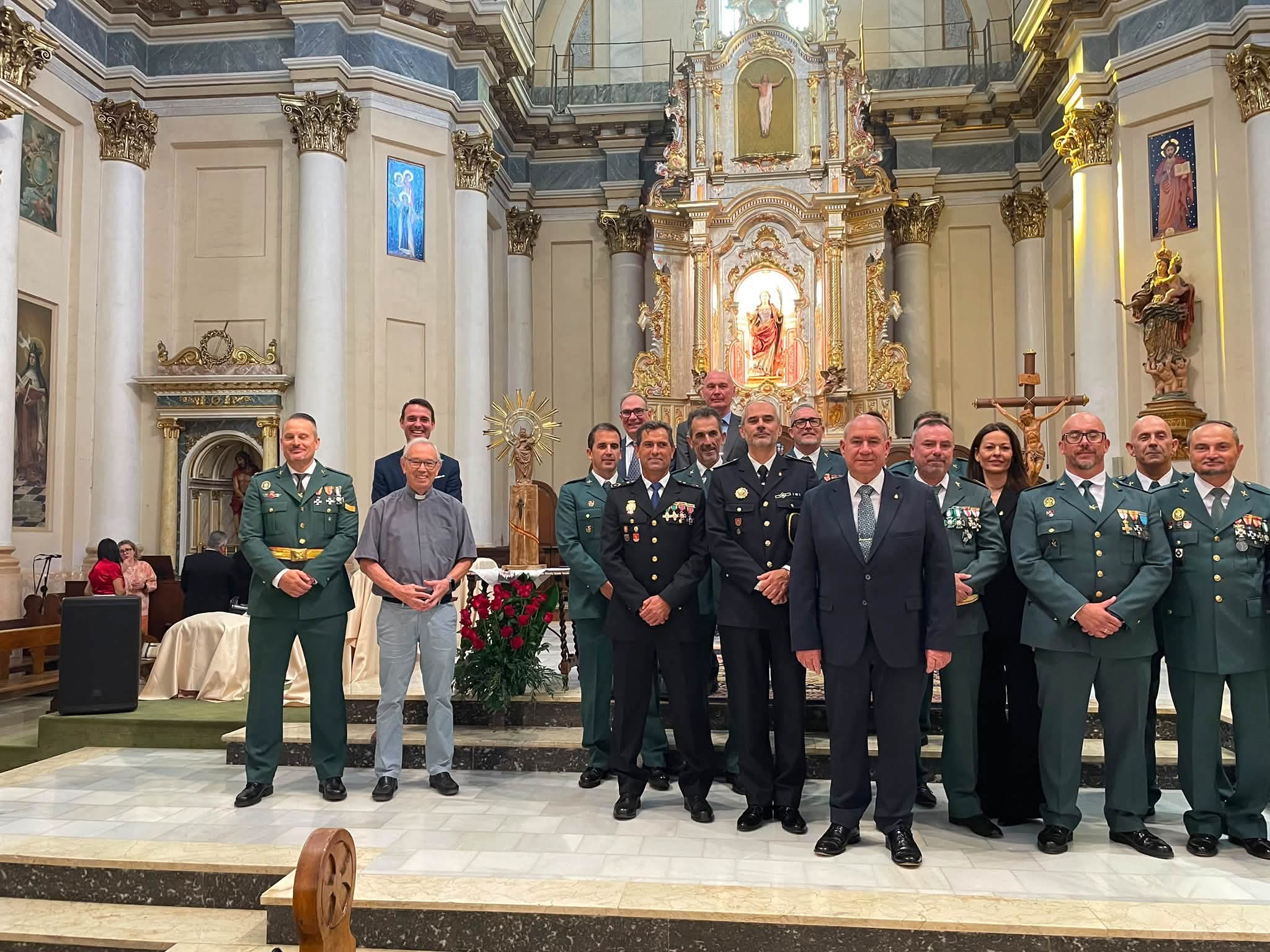 La Guàrdia Civil d’Alzira celebra el dia de la Mare de Déu del Pilar i dona la benvinguda al nou cap de la Comandància