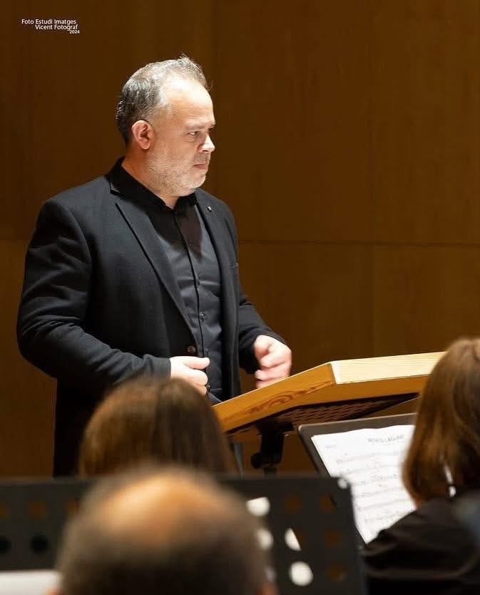 Alberto Sánchez Castillo es el primer alzireny al capdavant de la Banda Simfònica de la Societat Musical d’Alzira