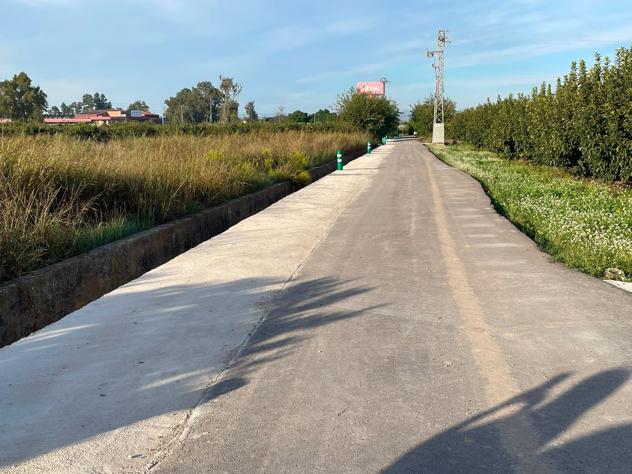 Finalitzen les obres de millora del camí de Ràfol amb l’ampliació del vial i la construcció d’un mur de contenció