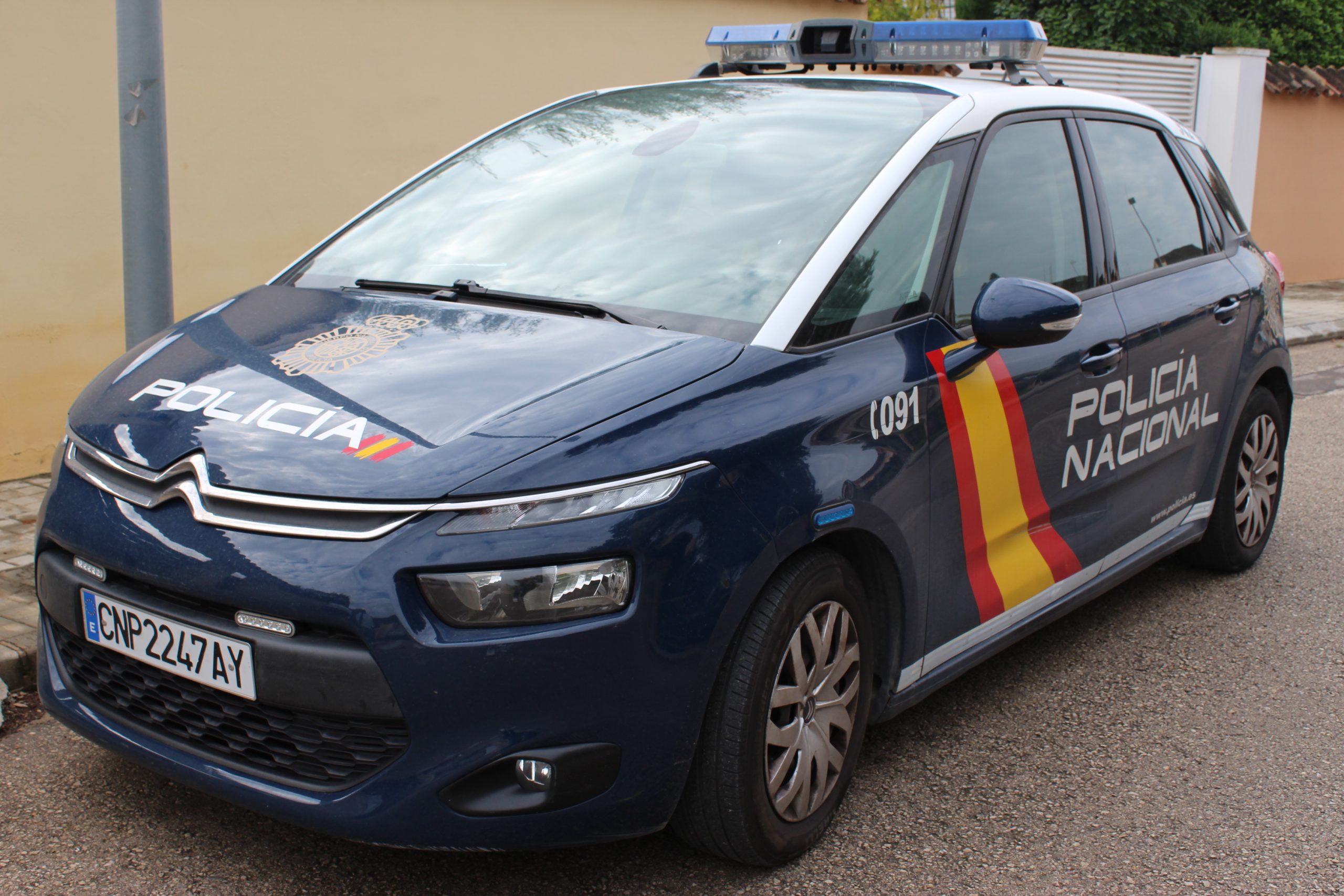 La Policia Nacional deté a un home per robatori amb violència i intimidació amb arma blanca a un comerç d’Alzira
